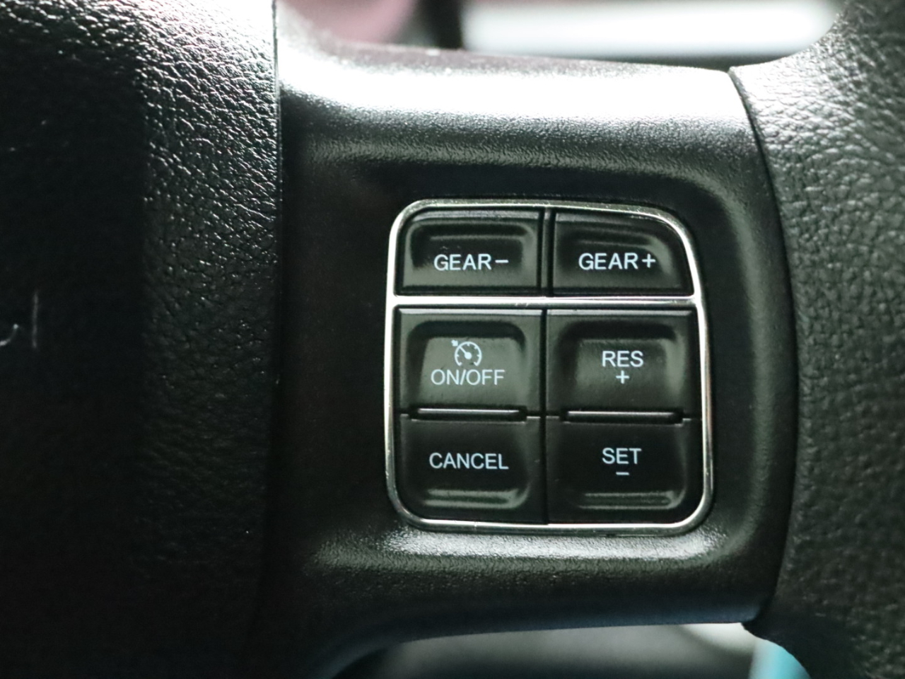 RAM 1500 Tradesman Quad Cab 4WD 2018 RAM 1500 Tradesman Quad Cab 4WD 2018