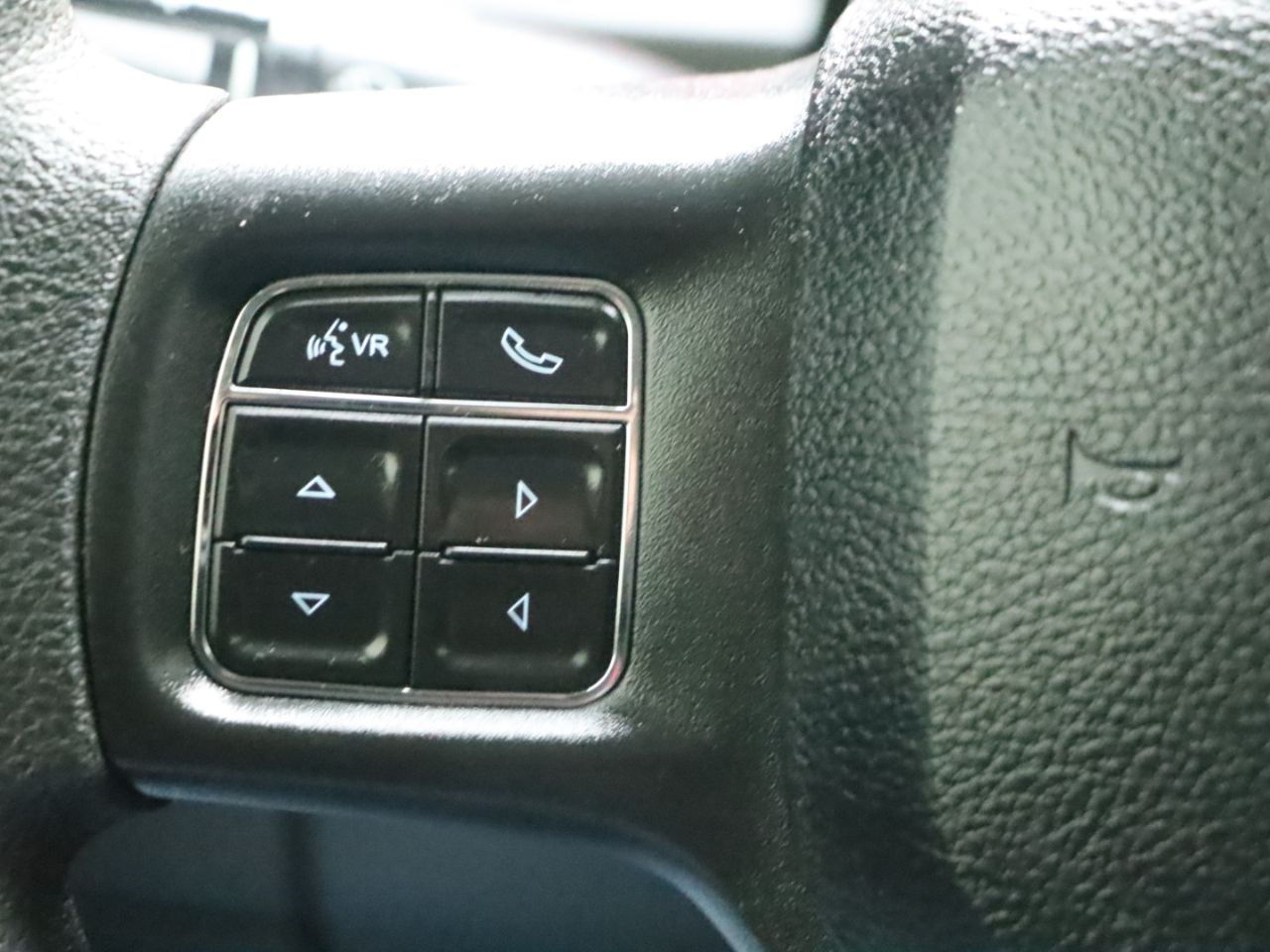 RAM 1500 Tradesman Quad Cab 4WD 2018 RAM 1500 Tradesman Quad Cab 4WD 2018