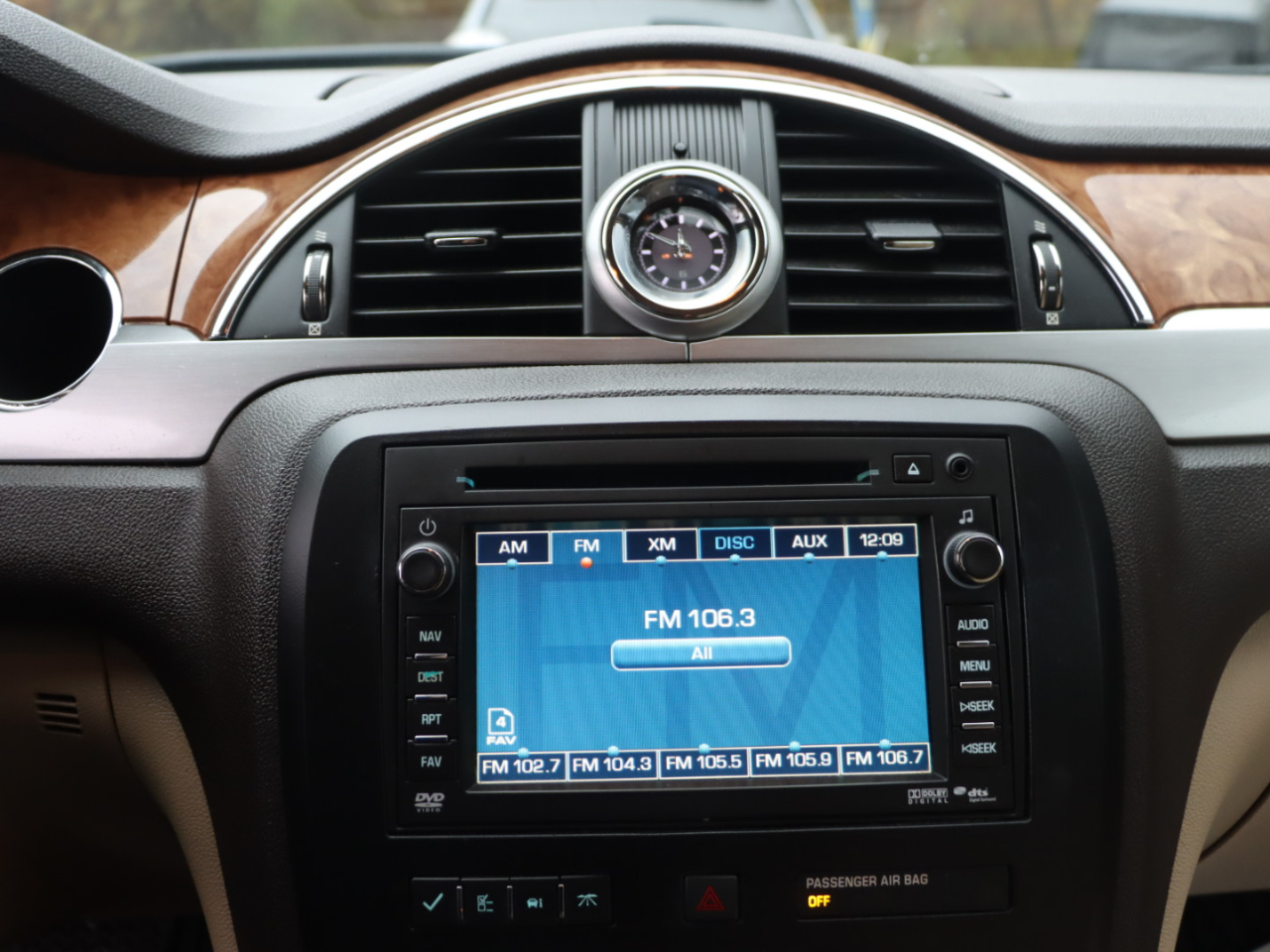 Buick Enclave CXL-1 AWD 2011 Buick Enclave CXL-1 AWD 2011