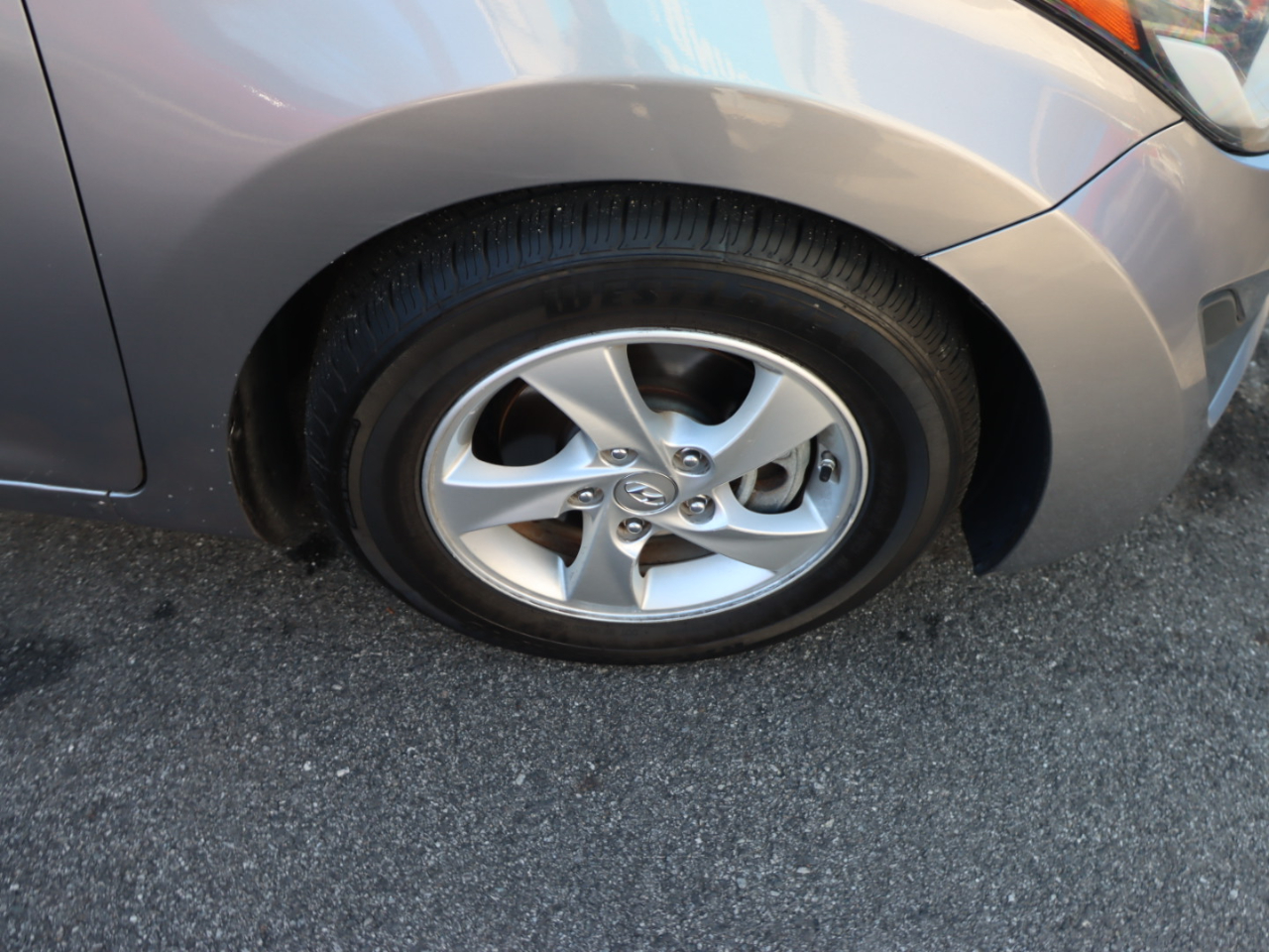 Hyundai Elantra SE 6AT 2015