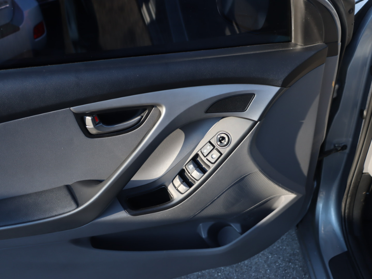 Hyundai Elantra SE 6AT 2015