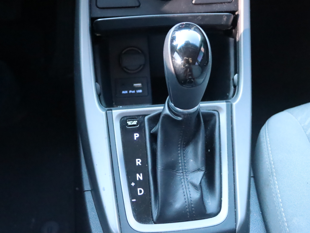 Hyundai Elantra SE 6AT 2015