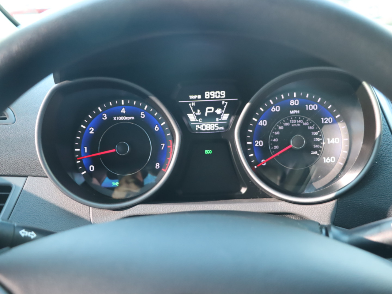 Hyundai Elantra SE 6AT 2015