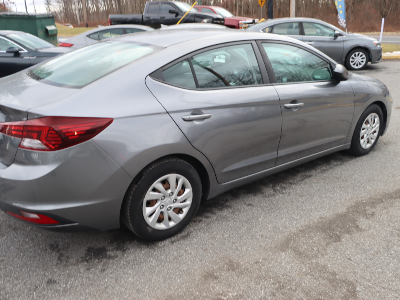 Hyundai Elantra SE 6AT 2019