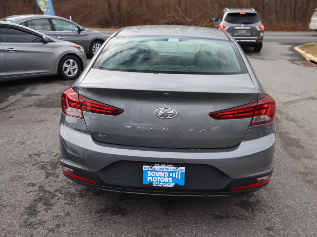 Hyundai Elantra SE 6AT 2019