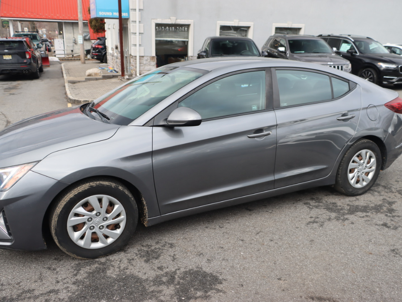 Hyundai Elantra SE 6AT 2019