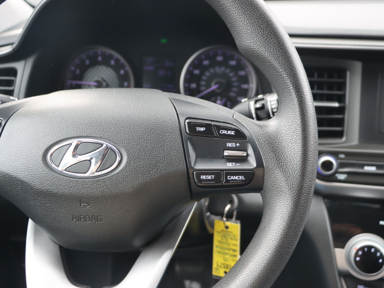 Hyundai Elantra SE 6AT 2019