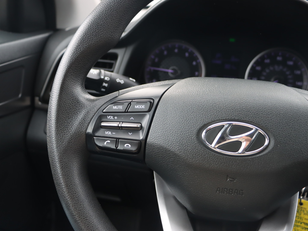 Hyundai Elantra SE 6AT 2019