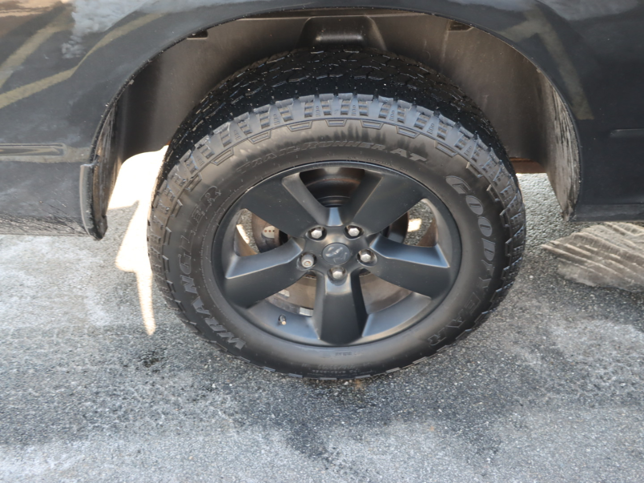 RAM 1500 Tradesman Quad Cab 4WD 2017