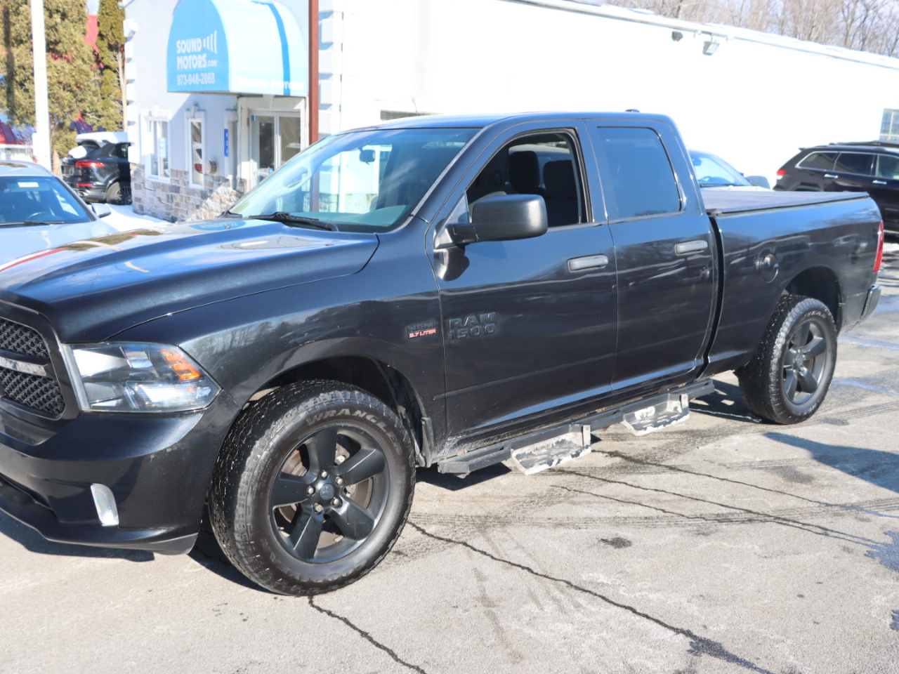 RAM 1500 Tradesman Quad Cab 4WD 2017