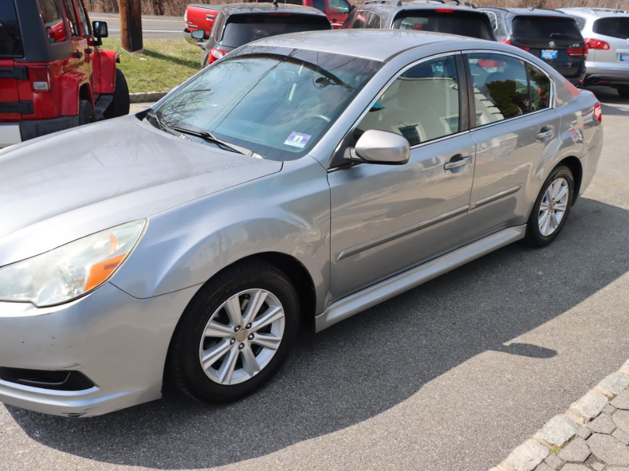 Subaru Legacy 2.5i Premium 2011
