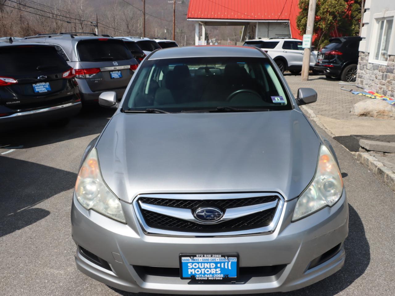Subaru Legacy 2.5i Premium 2011