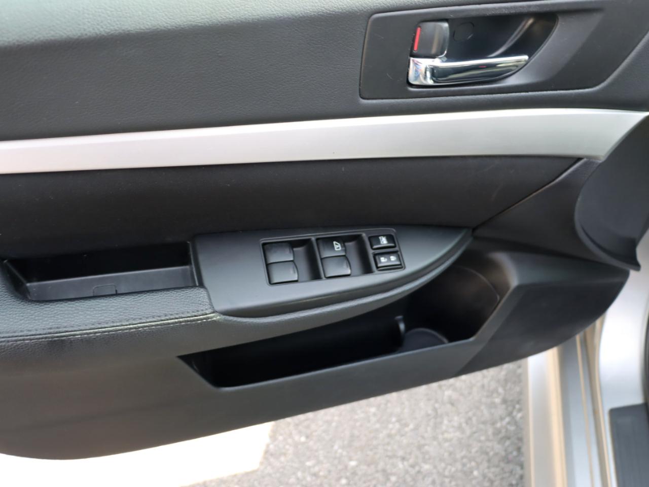 Subaru Legacy 2.5i Premium 2011