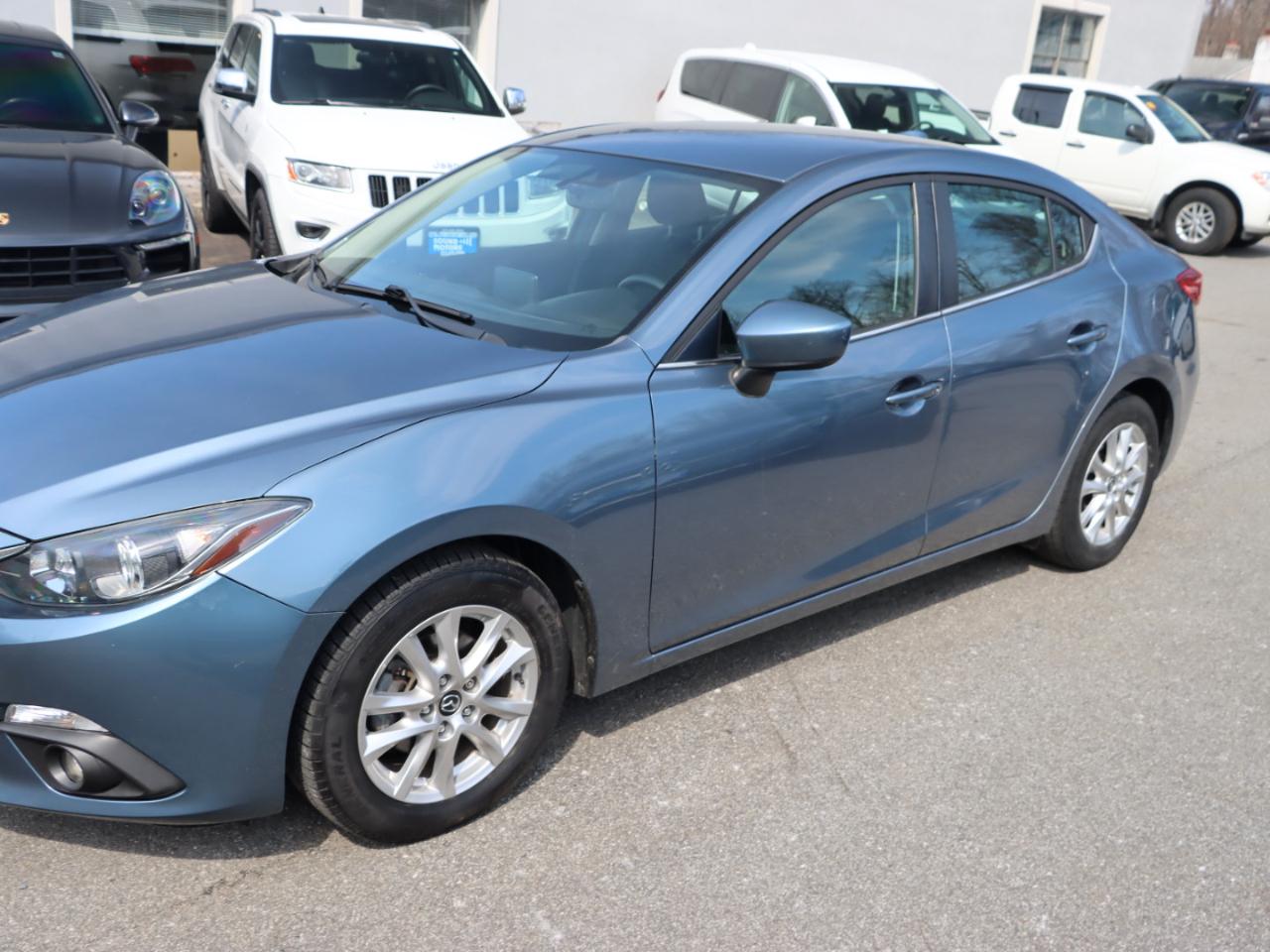 Mazda MAZDA3 i Touring AT 4-Door 2015