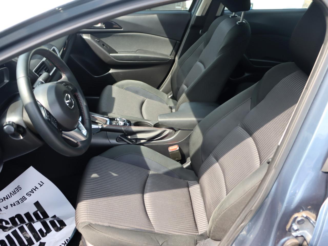 Mazda MAZDA3 i Touring AT 4-Door 2015