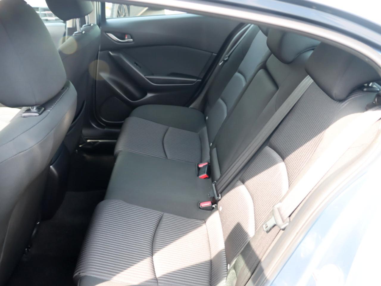 Mazda MAZDA3 i Touring AT 4-Door 2015