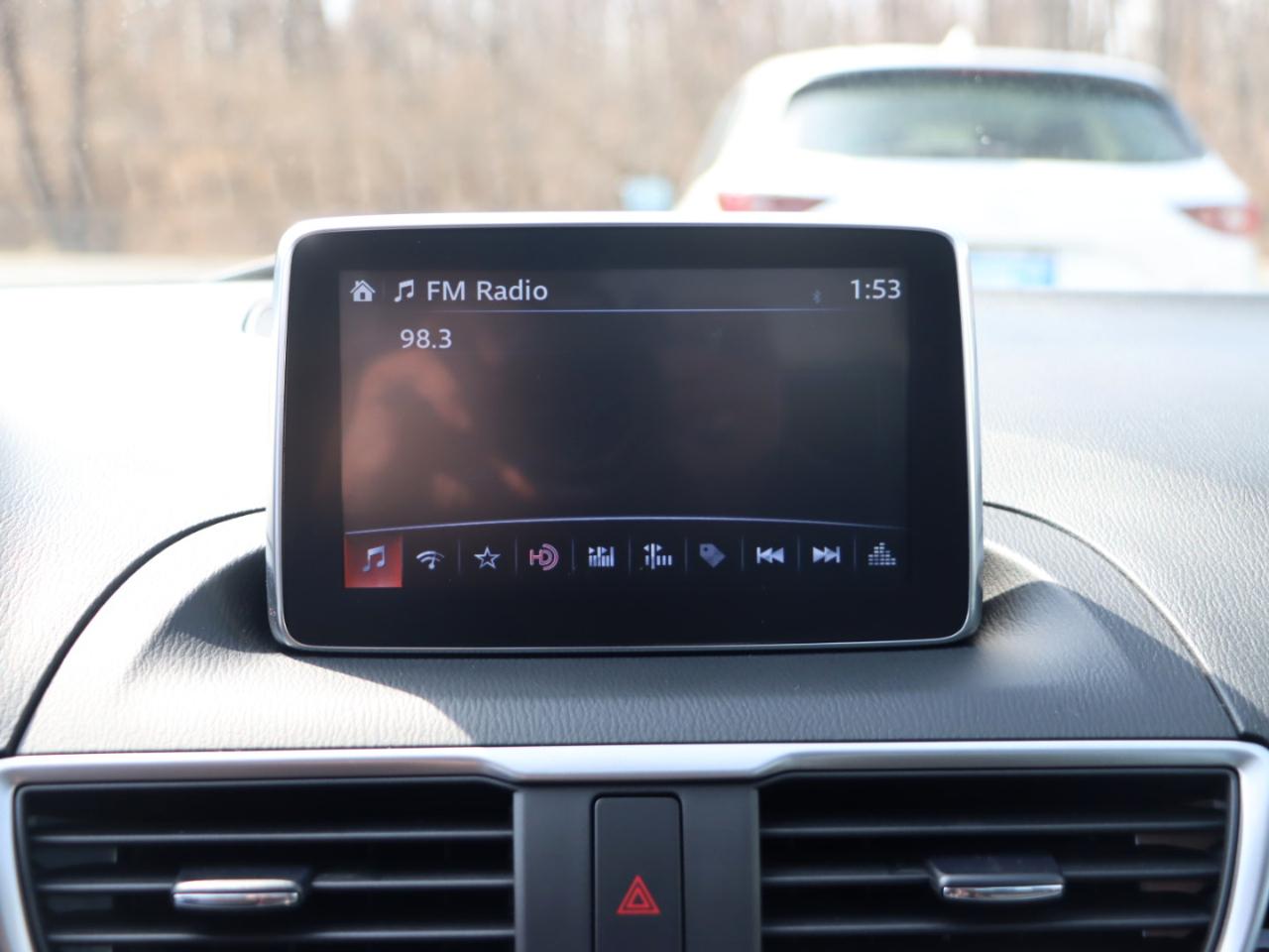 Mazda MAZDA3 i Touring AT 4-Door 2015