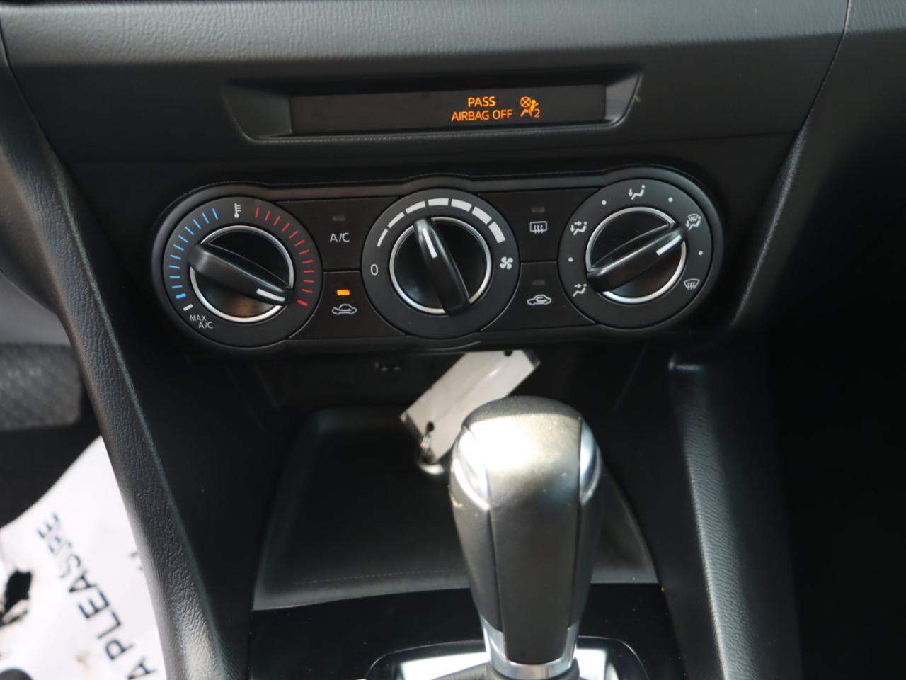 Mazda MAZDA3 i Touring AT 4-Door 2015