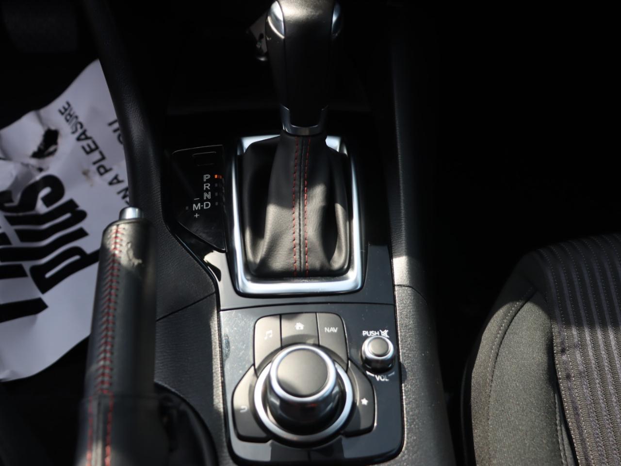 Mazda MAZDA3 i Touring AT 4-Door 2015