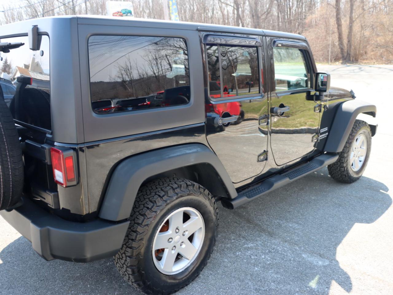 Jeep Wrangler Unlimited Sport 4WD 2012
