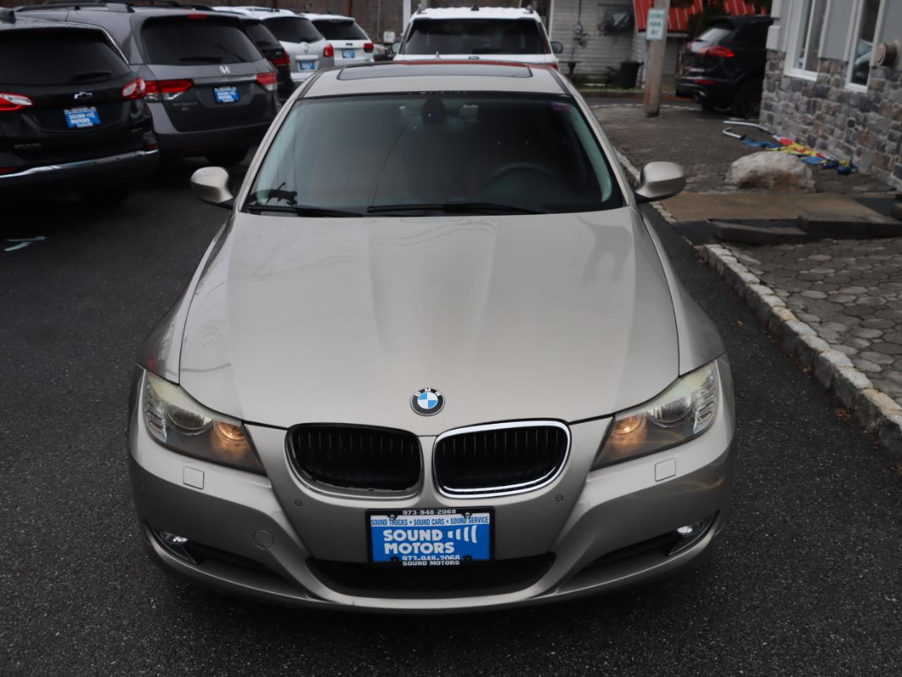 BMW 3-Series 328i xDrive 2010
