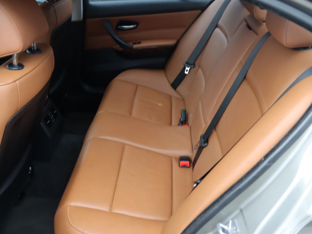 BMW 3-Series 328i xDrive 2010