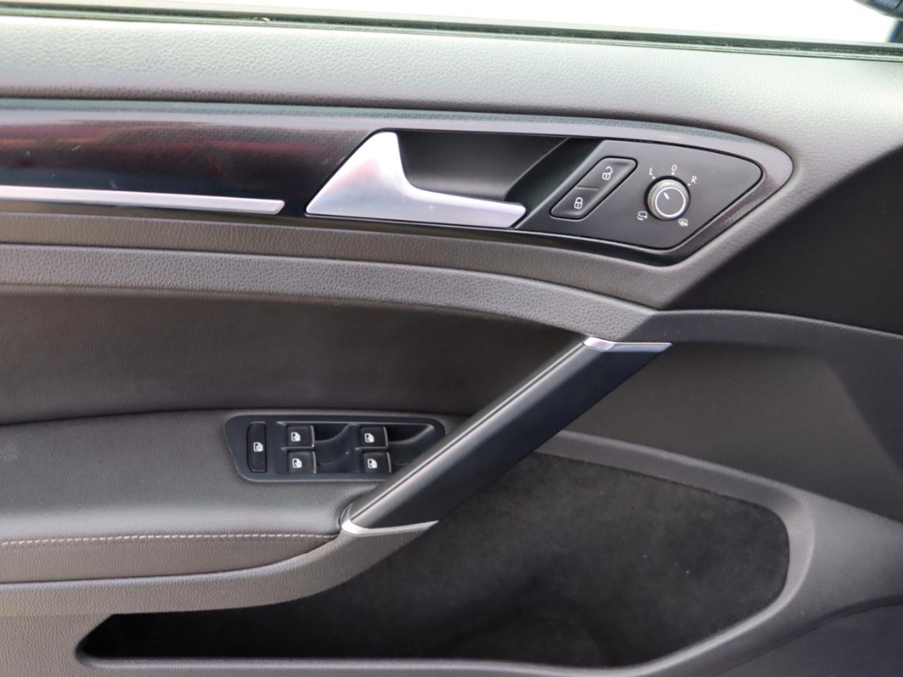 Volkswagen Golf R DCS and Navigation 6A 2017