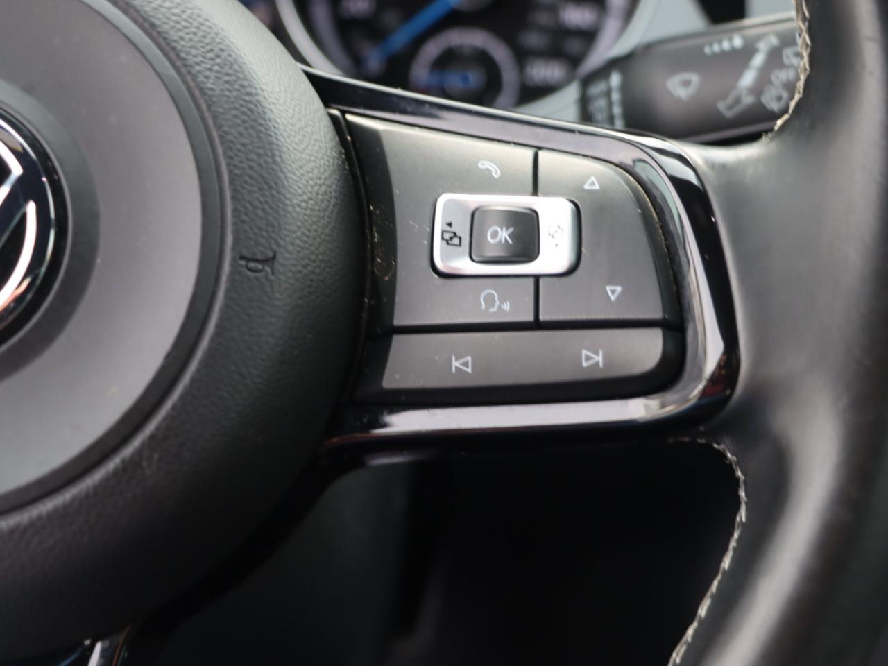 Volkswagen Golf R DCS and Navigation 6A 2017