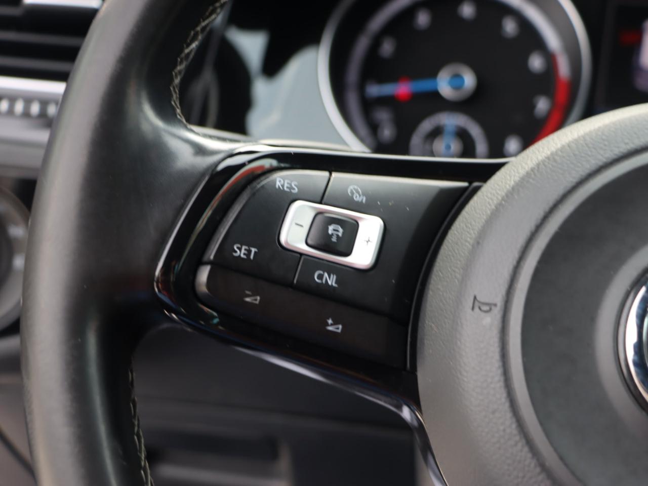 Volkswagen Golf R DCS and Navigation 6A 2017