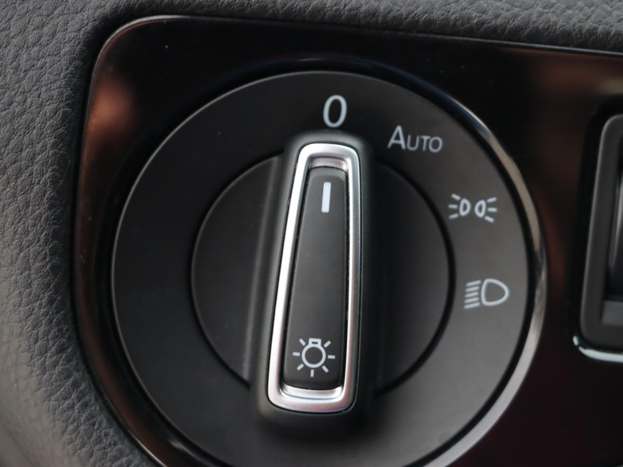 Volkswagen Golf R DCS and Navigation 6A 2017