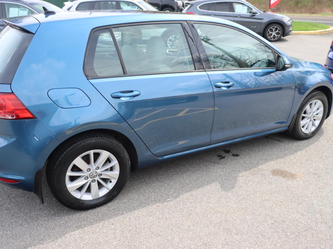 Volkswagen Golf TSI S 6A 2016