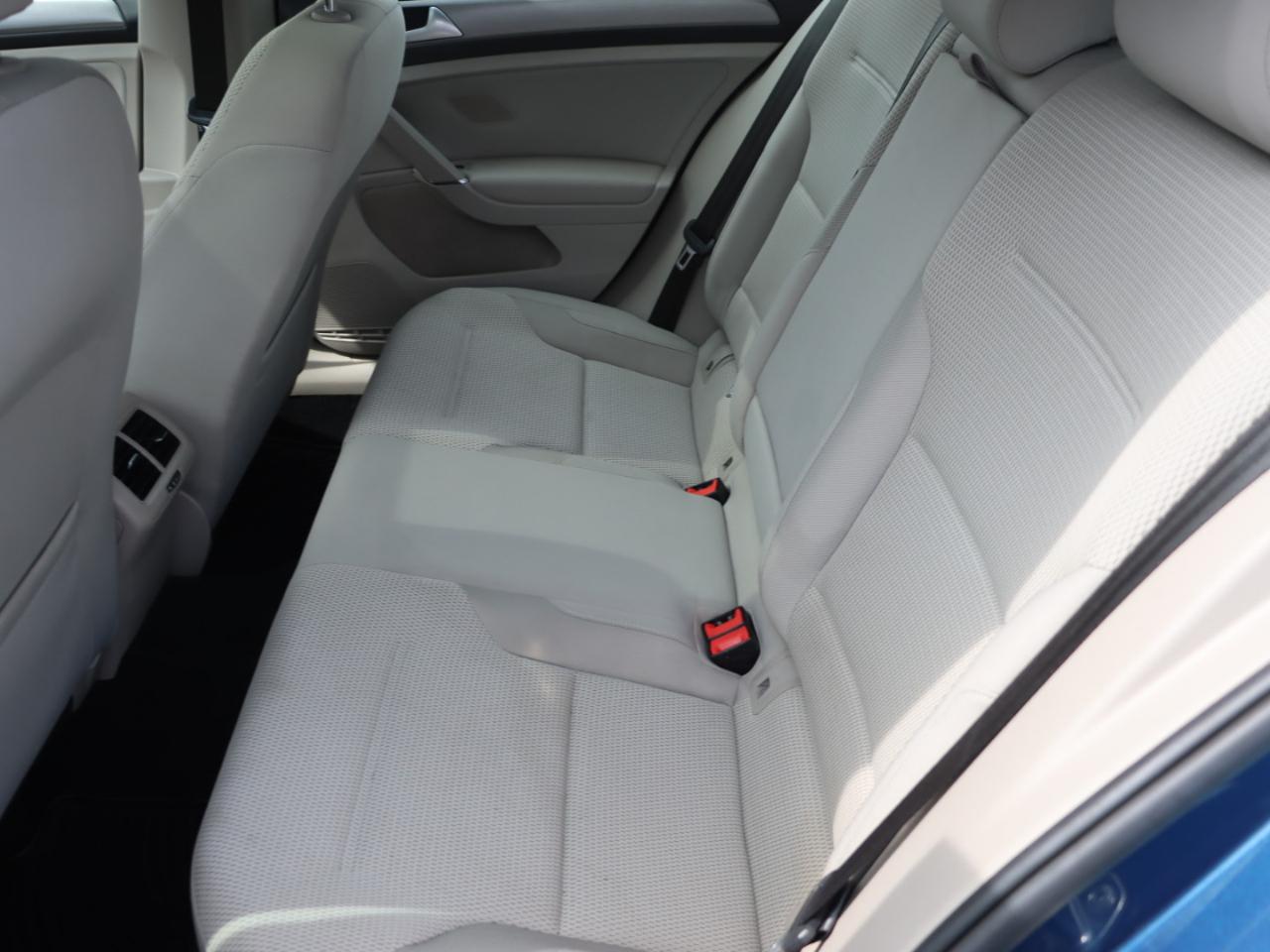 Volkswagen Golf TSI S 6A 2016