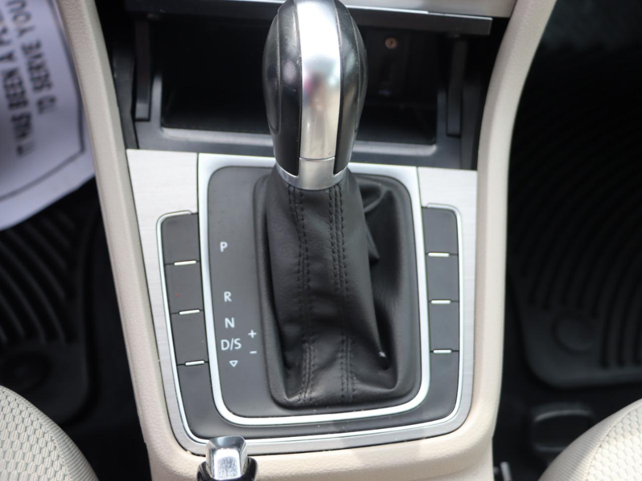 Volkswagen Golf TSI S 6A 2016