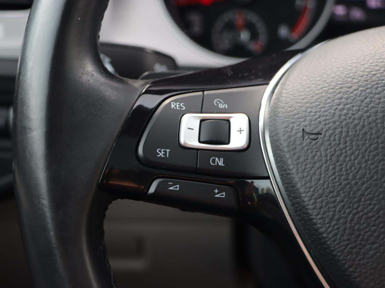 Volkswagen Golf TSI S 6A 2016