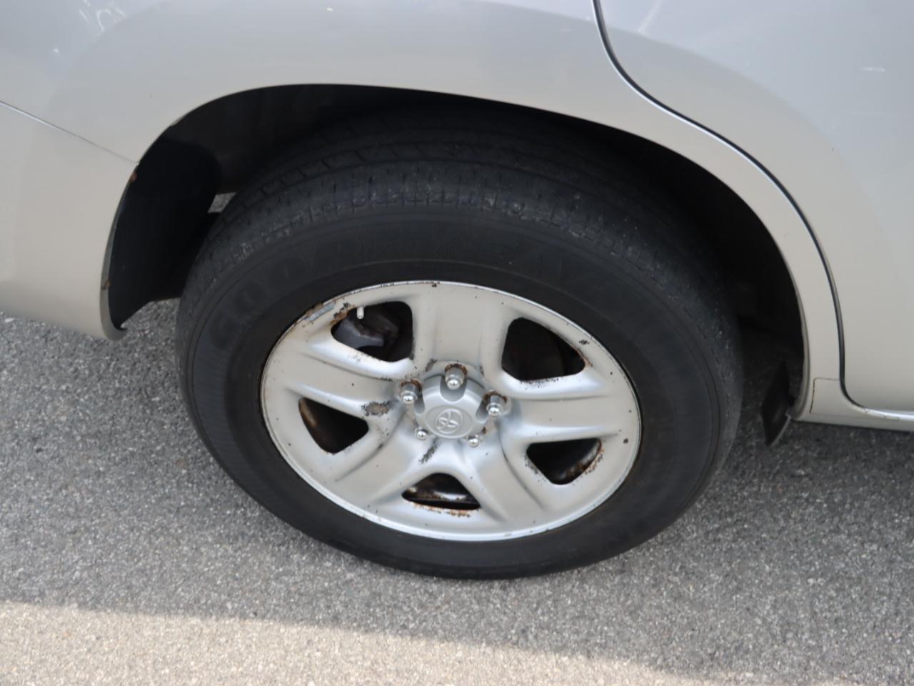 Toyota RAV4 Base I4 4WD 2007