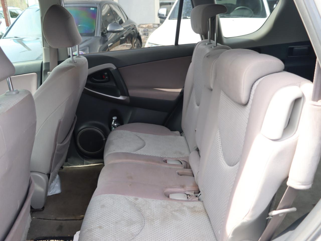 Toyota RAV4 Base I4 4WD 2007