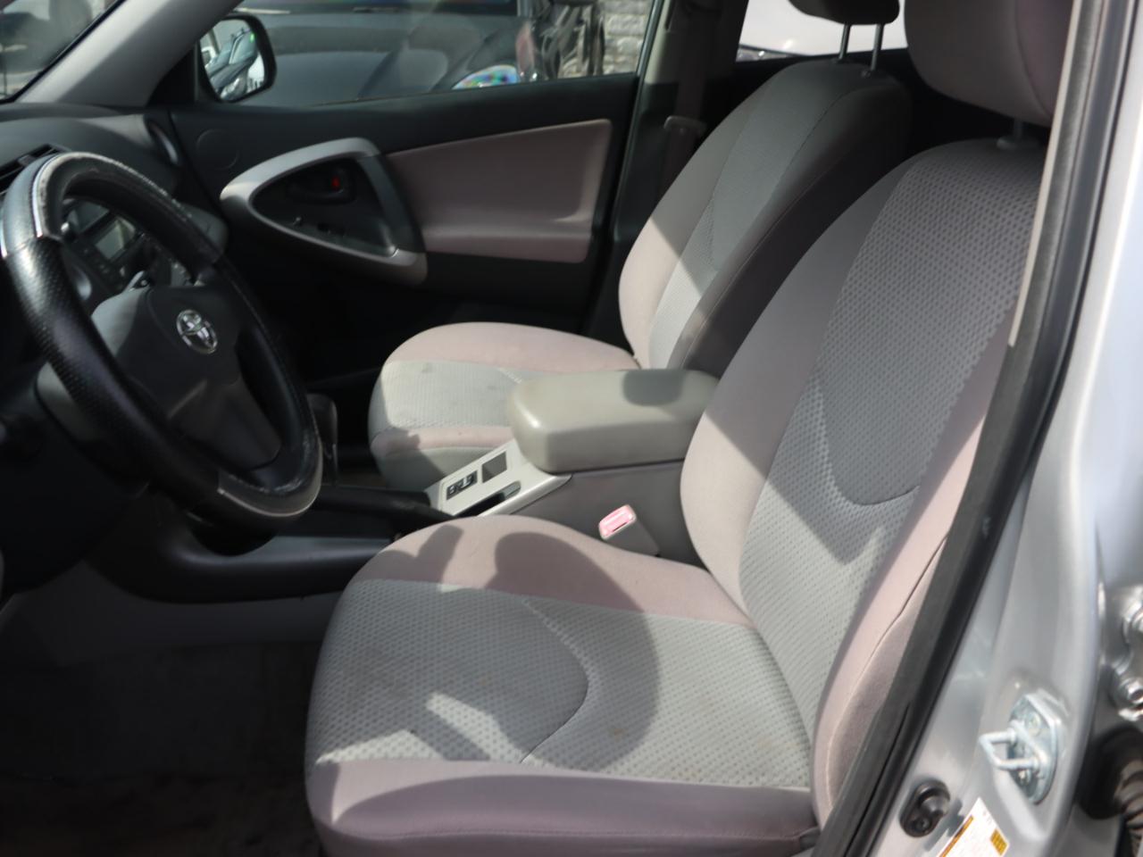 Toyota RAV4 Base I4 4WD 2007