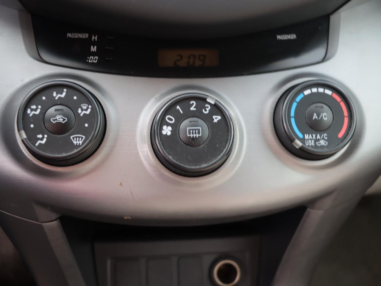 Toyota RAV4 Base I4 4WD 2007