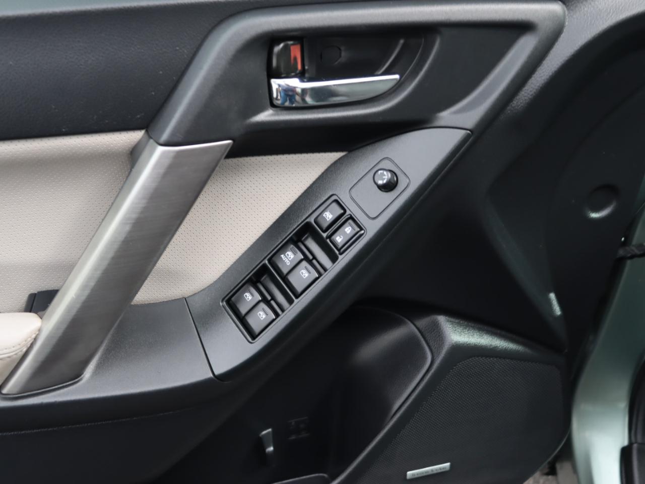 Subaru Forester 2.5i Limited 2015