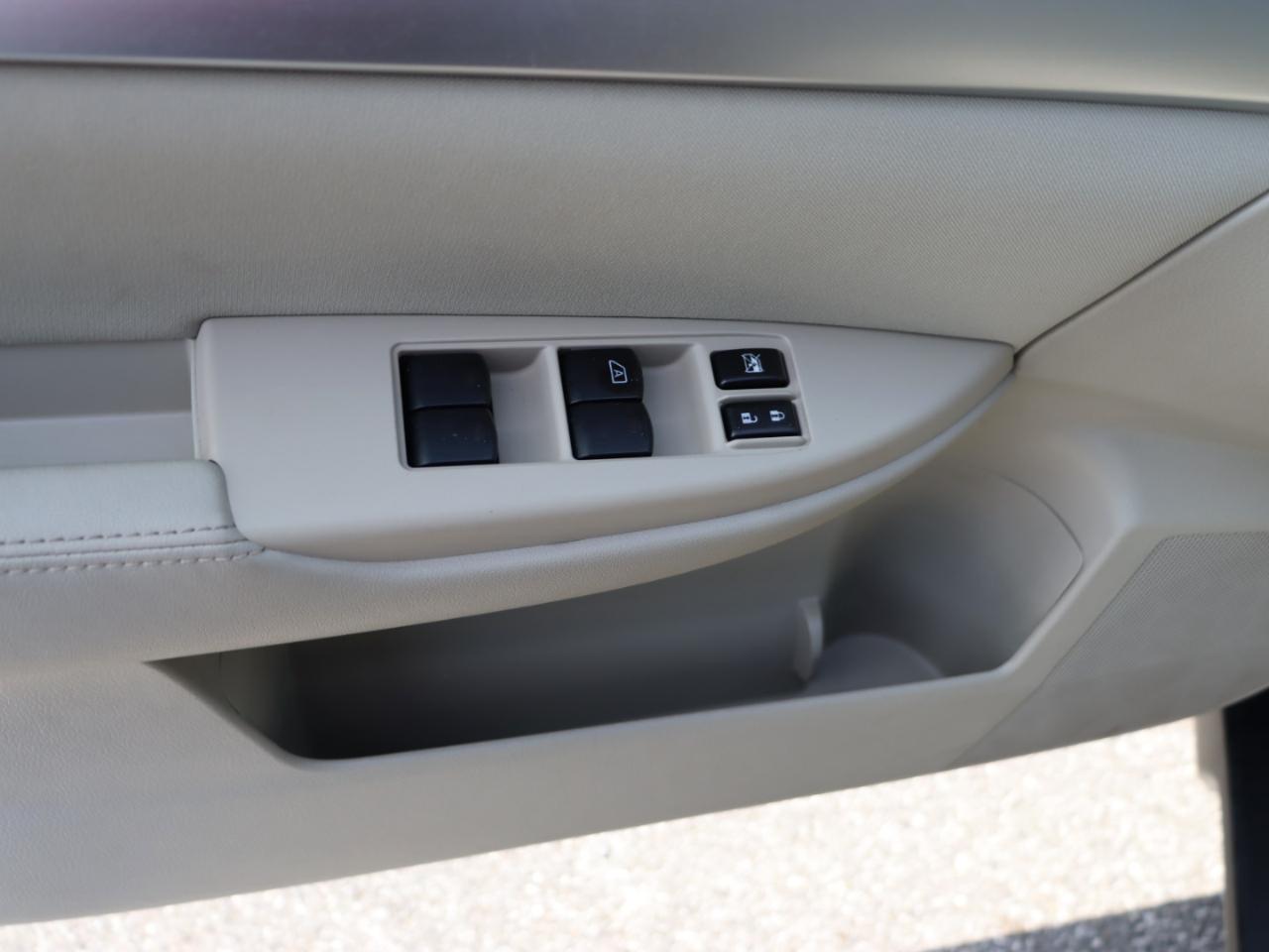 Subaru Outback 2.5i Premium 2012