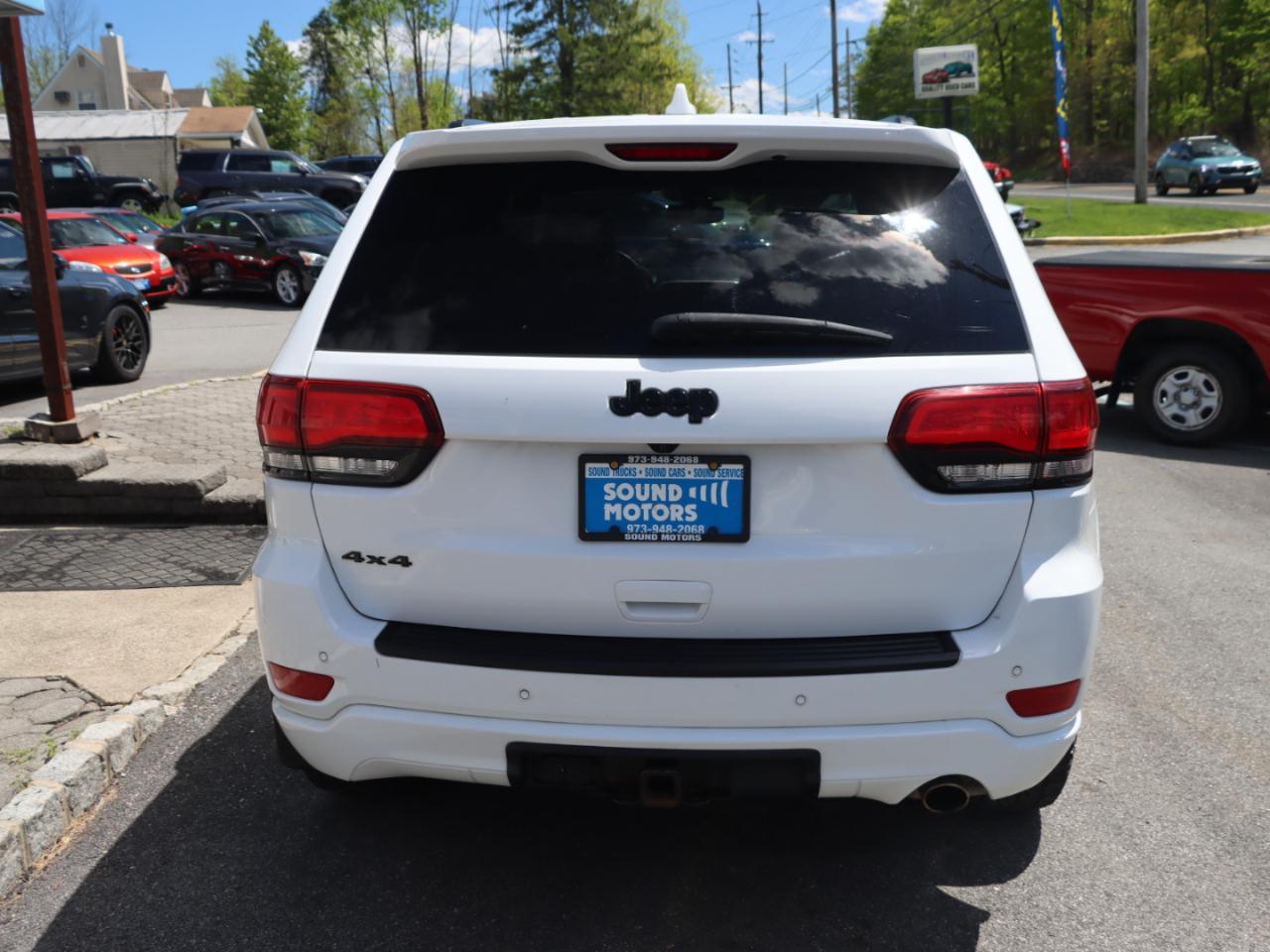 Jeep Grand Cherokee Laredo 4WD 2018