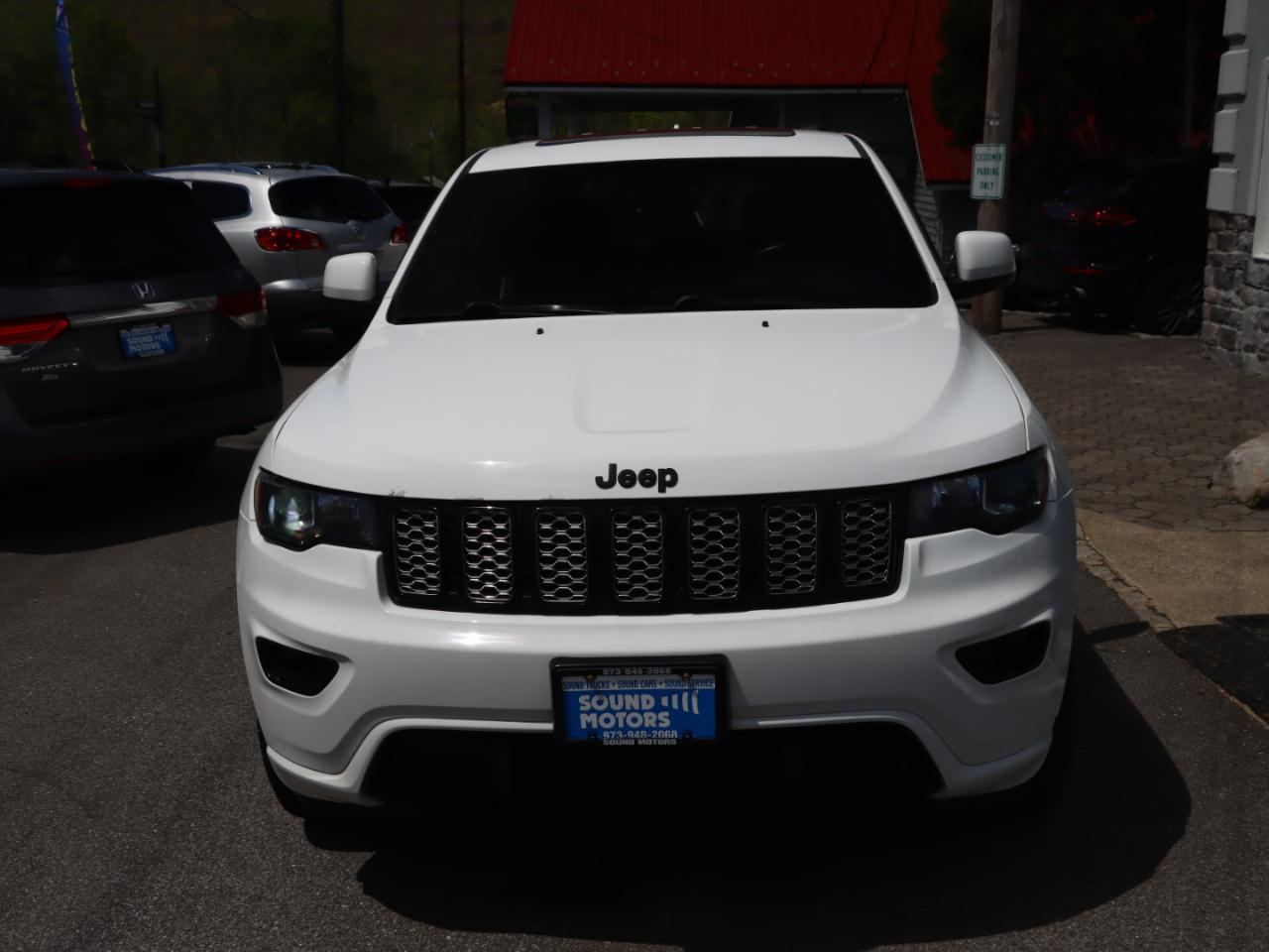 Jeep Grand Cherokee Laredo 4WD 2018