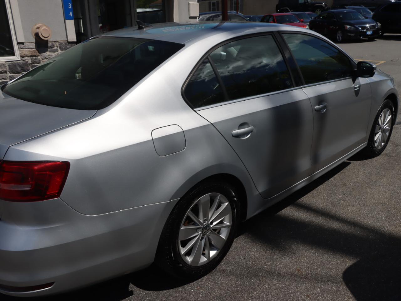 Volkswagen Jetta SE 6A 2015