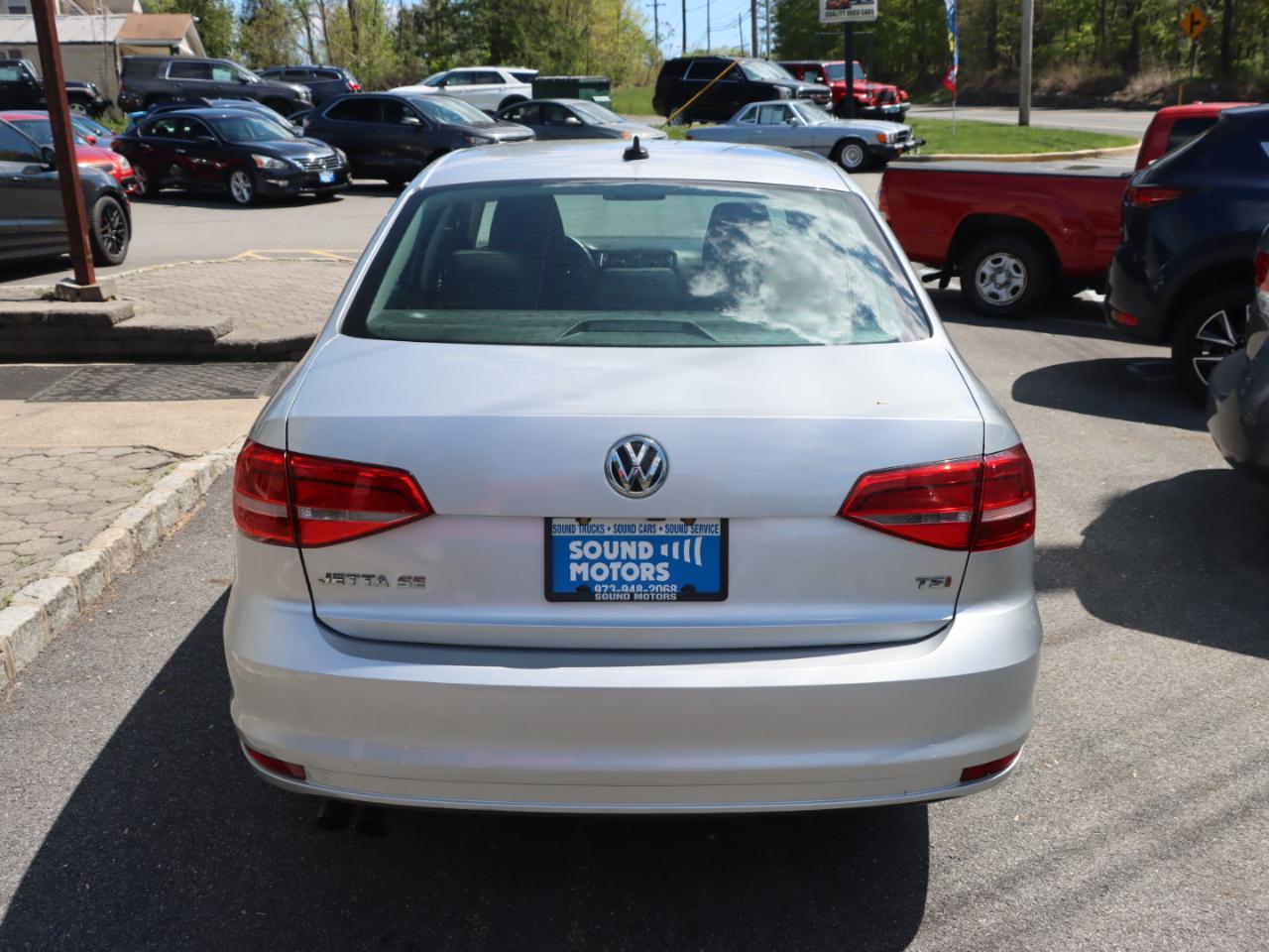 Volkswagen Jetta SE 6A 2015