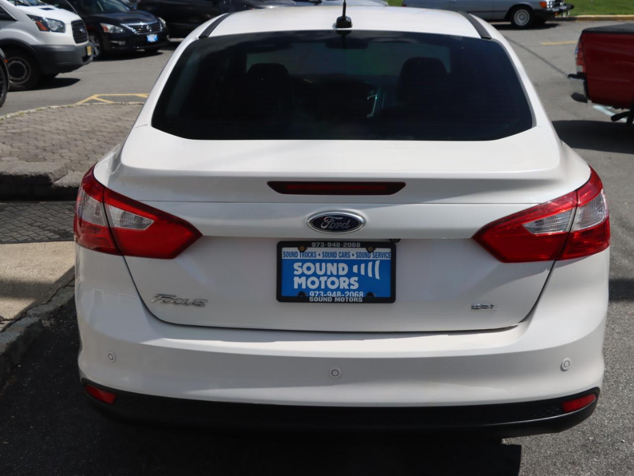Ford Focus SEL Sedan 2012