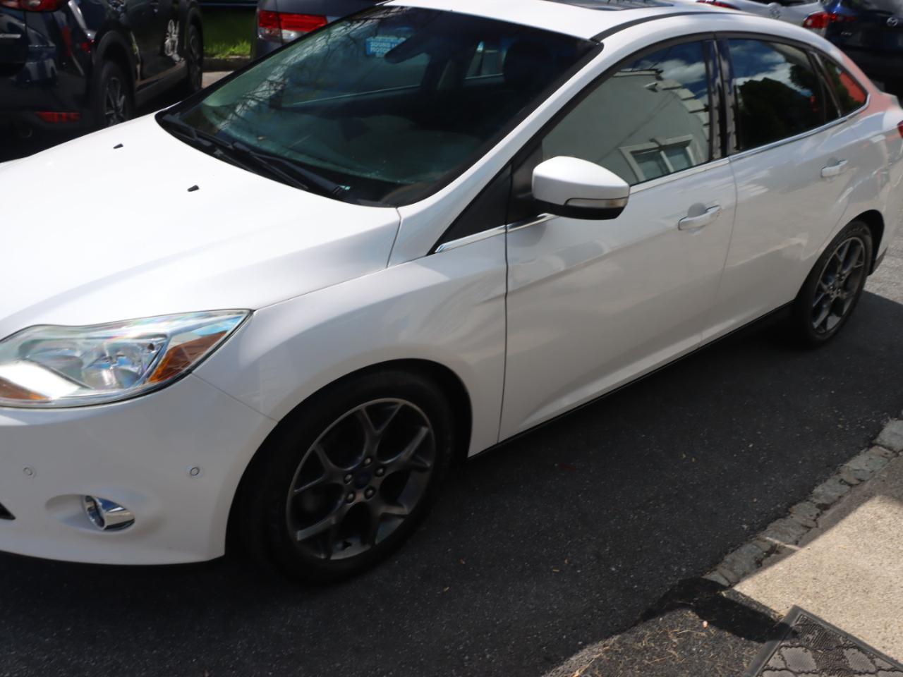 Ford Focus SEL Sedan 2012