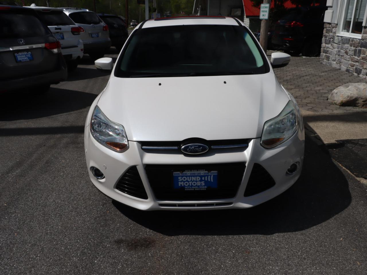 Ford Focus SEL Sedan 2012