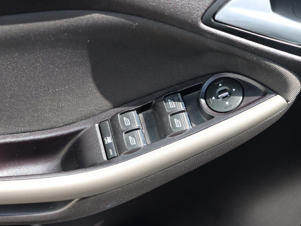 Ford Focus SEL Sedan 2012