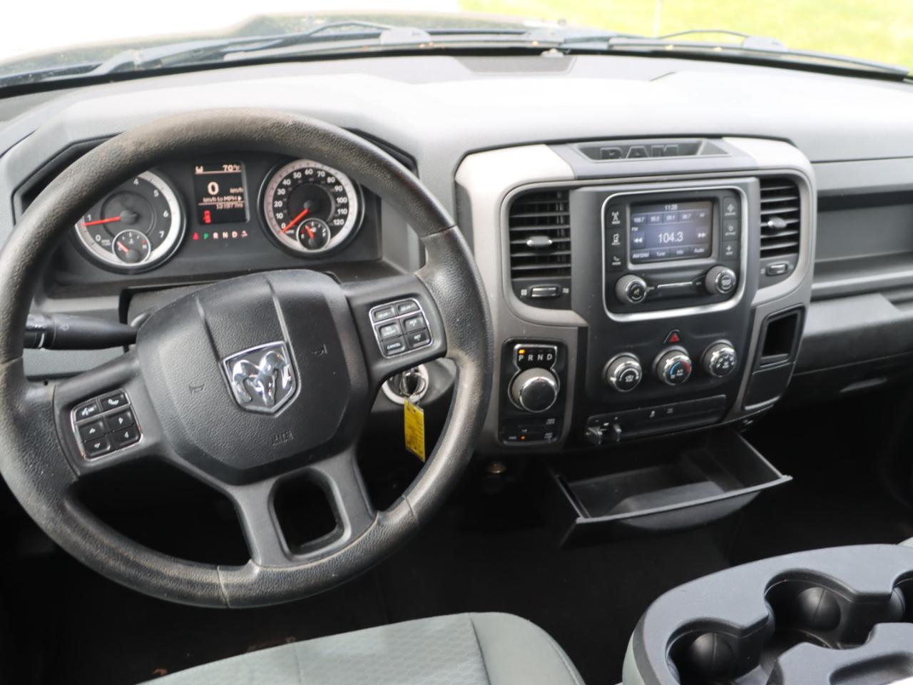 RAM 1500 Tradesman Quad Cab 4WD 2014