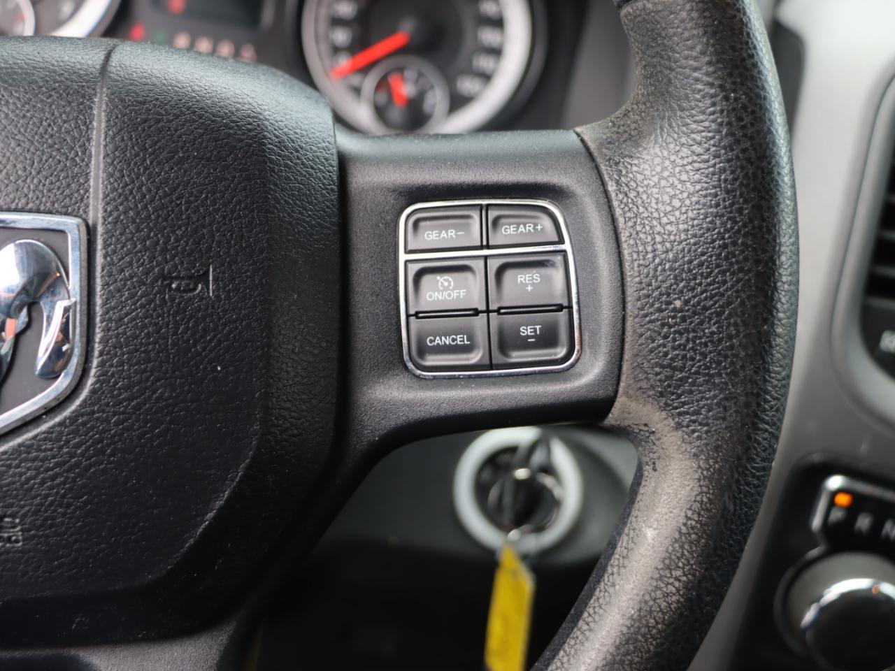 RAM 1500 Tradesman Quad Cab 4WD 2014